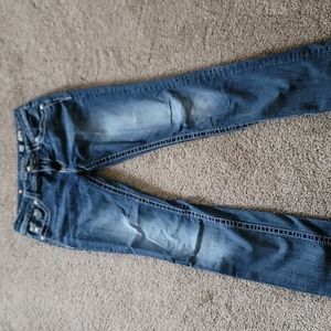 Miss Me midrise easy straight leg jeans. Size 28